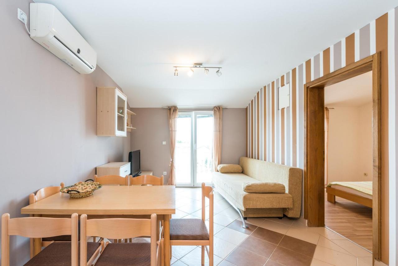 Apartments Mahnet Vir Habitación foto